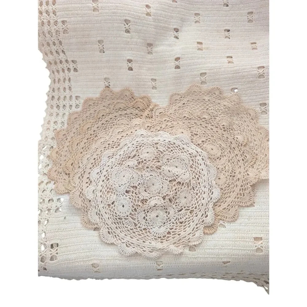 VINTAGE CREAM COTTON GEOMETRIC CROCHETED SMALL TABLECLOTH, W/ BONUS: 6 DOILIES!